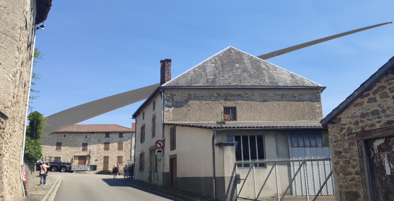 Passage pâle d'éolienne dans GORRE (87)